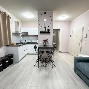  Appartement La Rosa Dei Venti Con Parcheggio E Ampio Giardino In Centro
